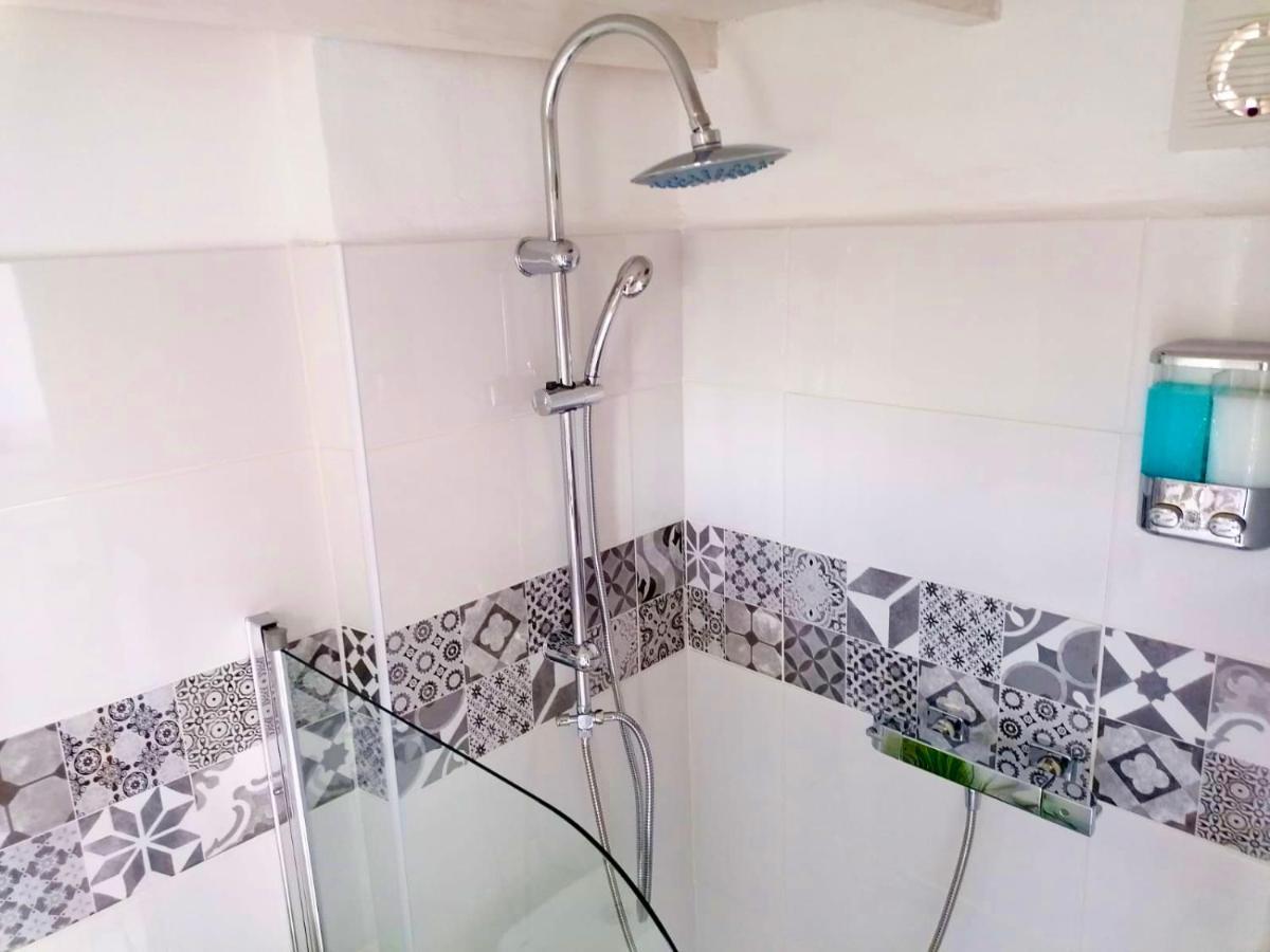 Casa Julia with swimming pool Apartment Cautivador Bagian luar foto